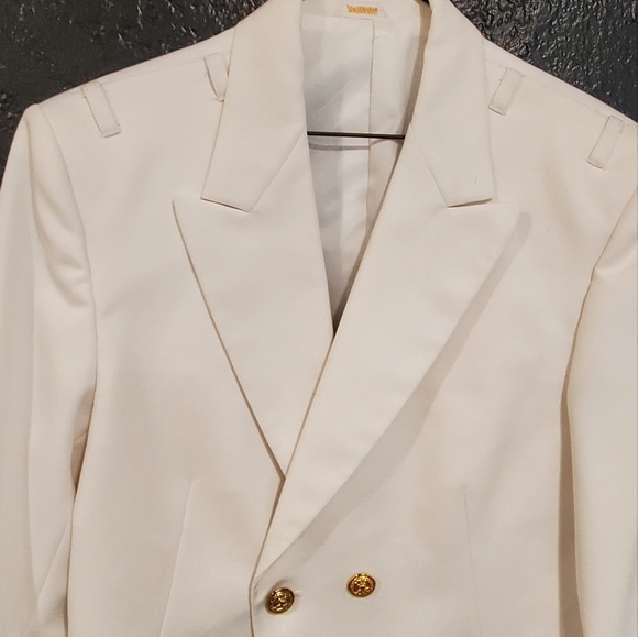 White waist length blazer - Picture 3 of 9